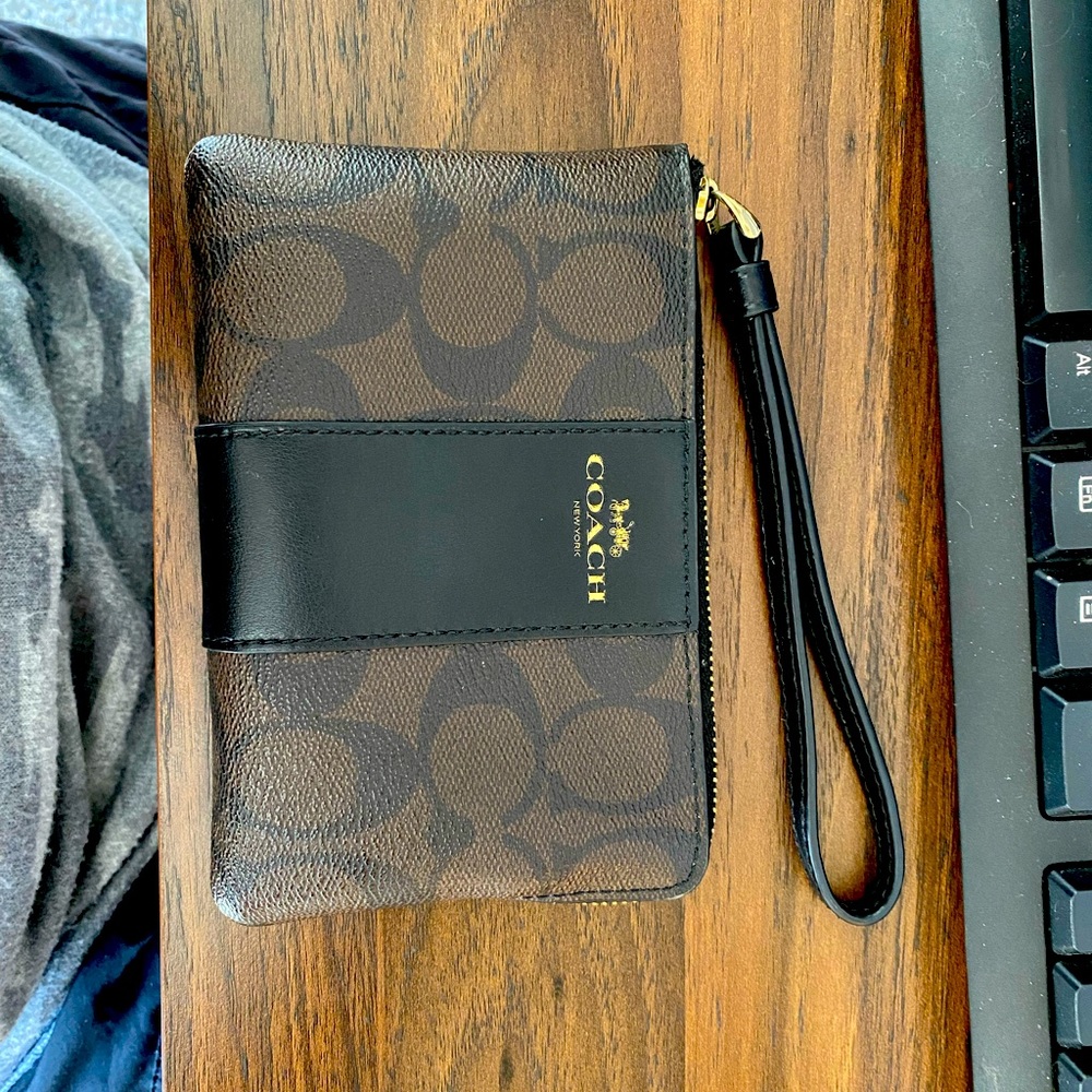 Coach Corner Zip Wristlet